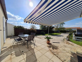 Maison rénovée 3 ch. avec grand jardin et véranda, proche commerces à Aizenay - FR-1-426-467